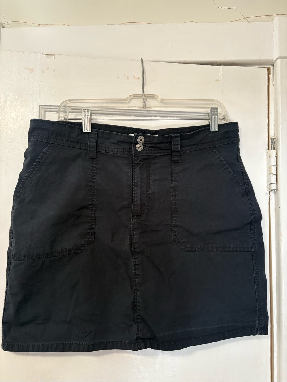 Lee Skort